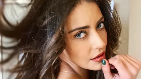 Tuğba Melis Türk kutsal topraklara gitti Tugba Melis Turk kutsal topraklara gitti habermeydan