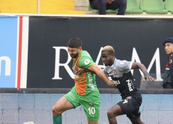 Alanyaspor, Karagümrük’ü 2 golle devirdi!