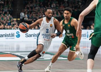 Anadolu Efes, Litvanya'da farklı kazandı! Anadolu Efes, Litvanya’da farklı kazandı!