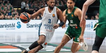 Anadolu Efes, Litvanya'da farklı kazandı! Anadolu Efes, Litvanya’da farklı kazandı!