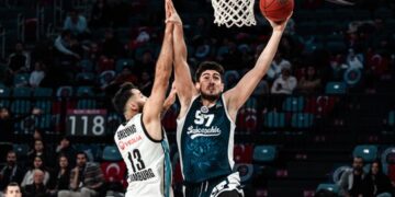 Bahçeşehir Koleji 105-68 Hamburg Towers