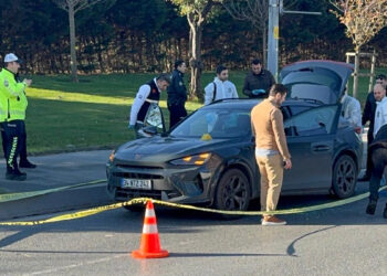 Bakırköy’de araca silahlı saldırı: 1 kişi hayatını kaybetti