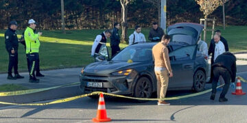 Bakırköy’de araca silahlı saldırı: 1 kişi hayatını kaybetti