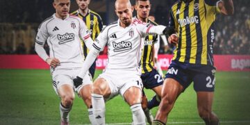 Beşiktaş, Fenerbahçe’yi Kadıköy’de devirdi!