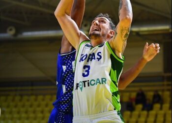 Bnei Herzliya 82-81 TOFAŞ Bnei Herzliya 82-81 TOFAŞ