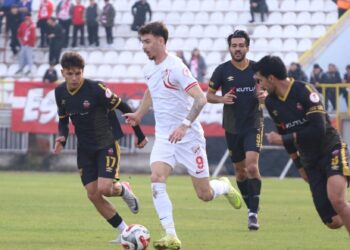 Boluspor, Kahta 02 Spor’u uzatmalarda geçip turladı!