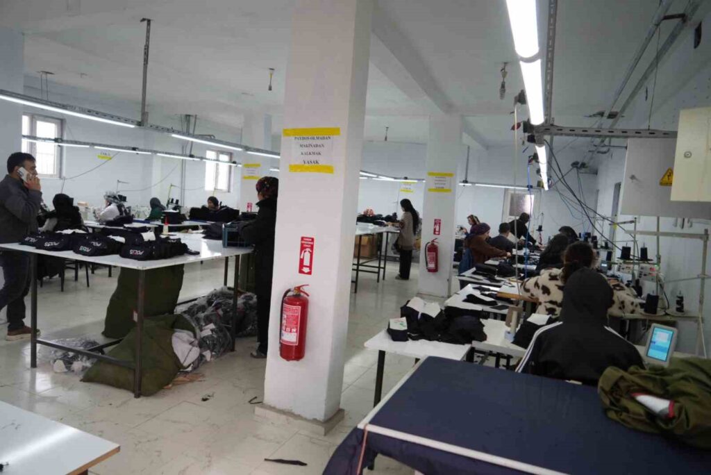 buyuksehirden koyune donerek musta kurdugu fabrika ile genclerin istihdam umudu oldu habermeydan