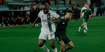 Esenler Erokspor, Sakaryaspor’u 4 golle geçti!