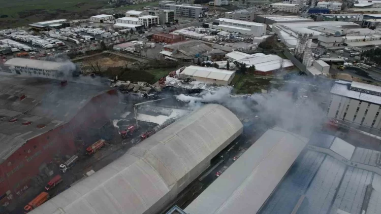 Esenyurt’ta fabrikada yangın...