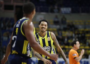 Fenerbahçe Beko, Manisa Basket’i farklı geçti!
