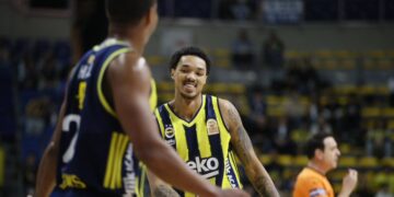 Fenerbahçe Beko, Manisa Basket’i farklı geçti!