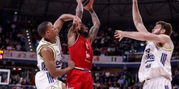 Fenerbahçe Beko, Olimpia Milano'yu deplasmanda geçti! Fenerbahçe Beko, Olimpia Milano’yu deplasmanda geçti!
