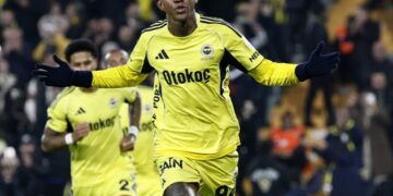 Fenerbahçe, Konyaspor’u 4 golle geçti!