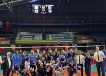 Bursa, Fenerbahçe’yi set vermeden geçti!