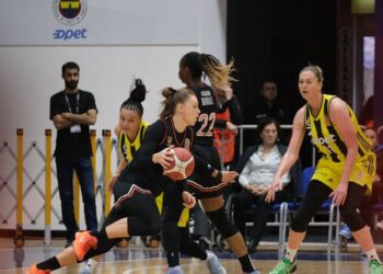 Fenerbahçe Opet, ÇBK Mersin'i rahat geçti! Fenerbahçe Opet, ÇBK Mersin’i rahat geçti!