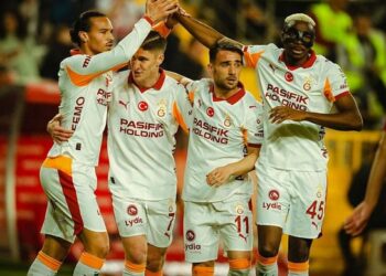 Galatasaray, Antalya'dan 3 puanla dönüyor! Galatasaray, Antalya’dan 3 puanla dönüyor!