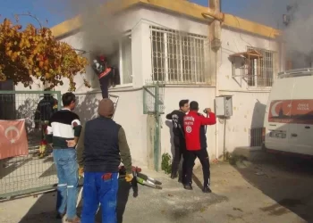 Mersin’de bir evde çıkan yangında iki çocuk yaşamını yitirdi
