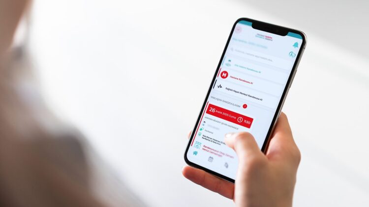 Sağlık Bakanlığına bağlı sağlık kuruluşları için Merkezi Hekim Randevu Sistemi (MHRS) üzerinden 2025 yılı boyunca toplam 388 milyon 95 bin 539 randevu oluşturuldu. Sistem üzerinden günlük ortalama randevu sayısının 1,7 milyon seviyesine ulaştığı bildirildi.