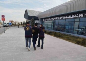 Muş havalimanında, dolandırıcılıktan aranan hükümlü yakalandı!