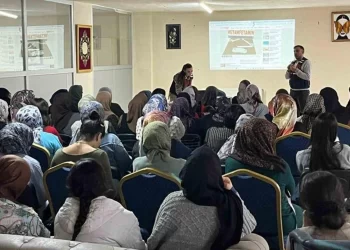 Muş'ta, 140 anne ve anne adayına uyuşturucuyla mücadele eğitimi! Muş’ta, 140 anne ve anne adayına uyuşturucuyla mücadele eğitimi!