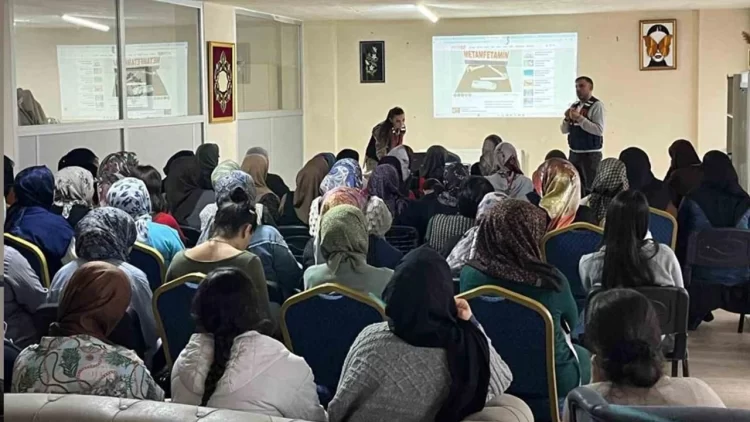 Muş'ta, 140 anne ve anne adayına uyuşturucuyla mücadele eğitimi! musta 140 anne ve anne adayina uyusturucuyla mucadele egitimi habermeydan