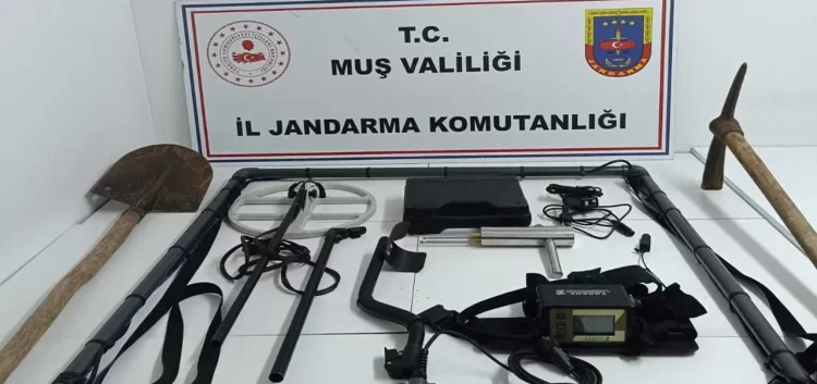 Muş'ta, kaçak kazı yapan 4 kişi yakalandı! musta kacak kazi yapan 4 kisi yakalandi habermeydan e1765207641881