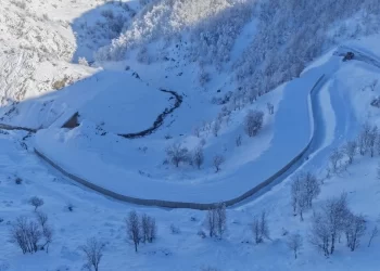 Muş’ta, kardan kapalı 333 köy yolu bir günde ulaşıma açıldı!