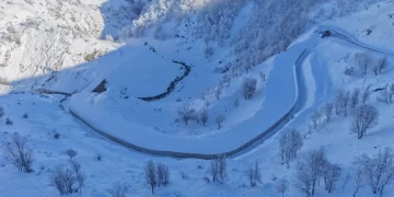 Muş’ta, kardan kapalı 333 köy yolu bir günde ulaşıma açıldı!