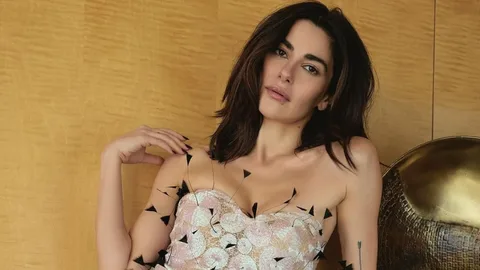 Nesrin Cavadzade dekoltesiz! Kıyafeti çok konuşuldu nesrin cavadzade dekoltesiz habermeydan