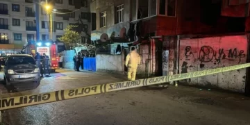 Pendik'te bir evde çıkan yangında 3 çocuk yaşamını yitirdi Pendik’te bir evde çıkan yangında 3 çocuk yaşamını yitirdi