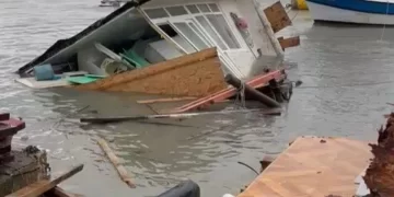 Sinop Türkeli’de, şiddetli fırtına, balıkçı barınağını yıktı!