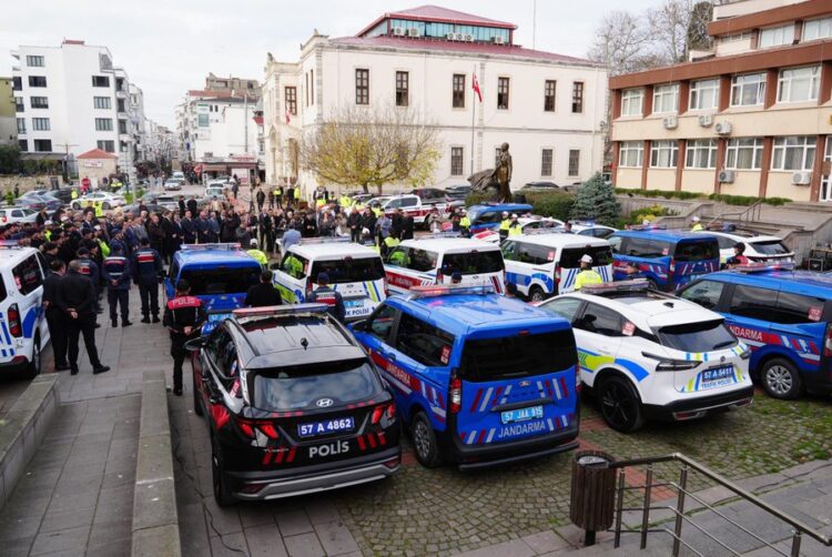 Sinop'ta, emniyet ve jandarma için 19 yeni araç hizmete girdi! sinopta emniyet ve jandarma icin 19 yeni arac hizmete girdi habermeydan