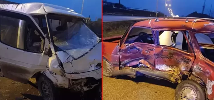 Sinop'ta feci kaza! servis minibüsü ile otomobil çarpıştı: 1 ölü, 10 yaralı sinopta feci kaza servis minibusu ile otomobil carpisti 1 olu 10 yarali habermeydan e1765900714389