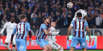 Trabzonspor-Beşiktaş derbisinde kazanan yok!