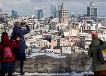 Kasım ayında turist sayısı 3 milyona yaklaştı