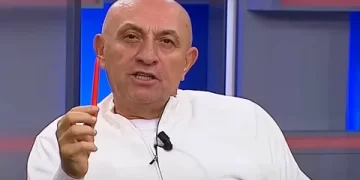 Ünlü yorumcu Sinan Engin son anda çark etti! Ünlü yorumcu Sinan Engin son anda çark etti!