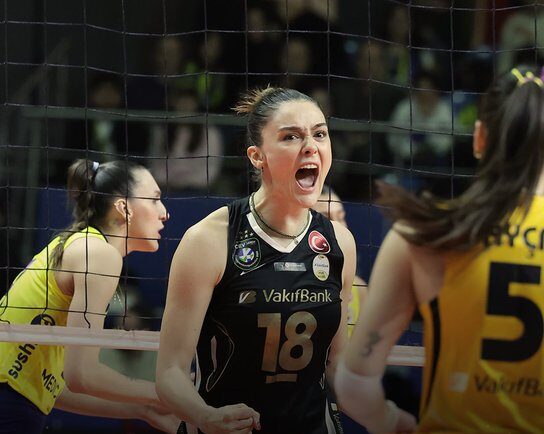 VakıfBank, Fenerbahçe'yi deplasmanda geçip 10'da 10 yaptı! vakifbank fenerbahceyi deplasmanda gecip 10da 10 yapti habermeydan e1765482447780