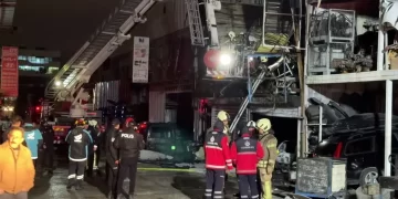 Başakşehir’de sanayi sitesinde yangın: Öü ve yaralılar var