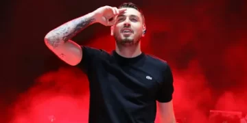 Blok3'ten Demet Akalın'a cevap: Teyzem sayılır Blok3’ten Demet Akalın’a cevap: Teyzem sayılır