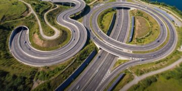 Bölünmüş Yol Uzunluğu Dünya'nın Çevresinin 4'te 3'üne Ulaştı Bölünmüş Yol Uzunluğu Dünya’nın Çevresinin 4’te 3’üne Ulaştı