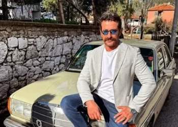 Burç Kümbetlioğlu kimdir? Hangi dizi ve filmlerde oynadı?