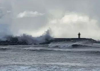 Ege ve Karadeniz’de kuvvetli rüzgar bekleniyor!