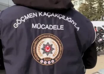 Göçmen kaçakçılarına operasyon: 19 organizatör yakalandı Göçmen kaçakçılarına operasyon: 19 organizatör yakalandı
