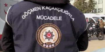 Göçmen kaçakçılarına operasyon: 19 organizatör yakalandı Göçmen kaçakçılarına operasyon: 19 organizatör yakalandı