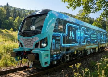 Hidrojen Yakıtlı Tren İçin İmzalar Atıldı Hidrojen Yakıtlı Tren İçin İmzalar Atıldı