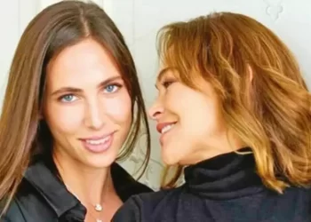 Hülya Avşar kızına seslendi: Artık torun sevmek istiyorum! Hülya Avşar kızına seslendi: Artık torun sevmek istiyorum!