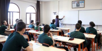 Öğretmenlerin mazerete bağlı yer değiştirme duyuruları yayımlandı