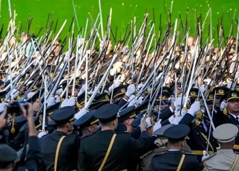 Teğmen ihracı mahkemeden döndü!