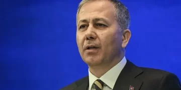 Bakan Yerlikaya ‘Gereği Yapıldı’ Diyerek Duyurdu! Yasa Dışı Çakar Takan Sürücünün Ehliyeti Alındı