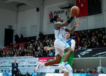 Aliağa Petkimspor 82-70 Dinamo Sassari